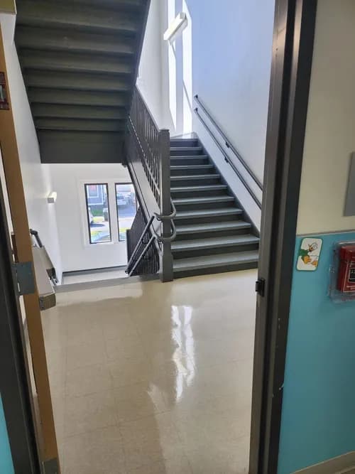 Simply Modern Cleaning LLC