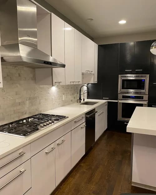 Spic and Squeaky - Photo 2