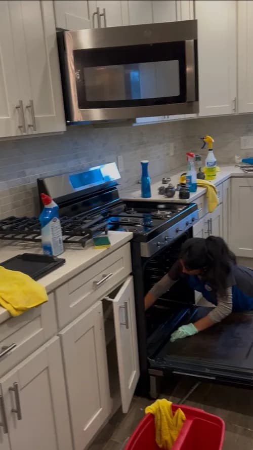 Spic N Spotless Cleaning Service - Photo 2