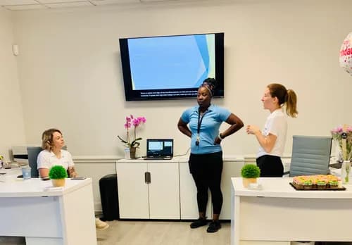 Spotless Cleaning Services - Photo 2