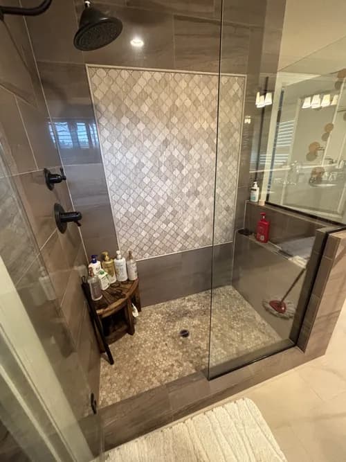 Squeegee Maids - Photo 3