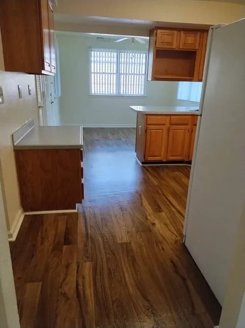 The Right Staff - Photo 5