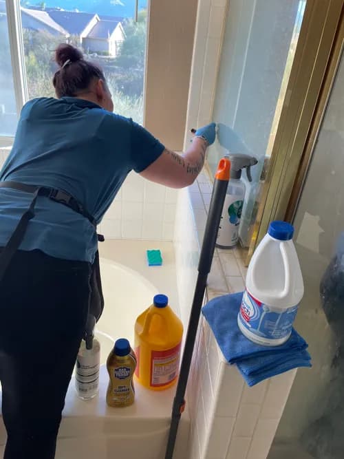 Thoroughly Cleaning and Organizing - Photo 3