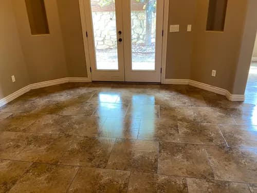 Three Cleaners - Photo 1