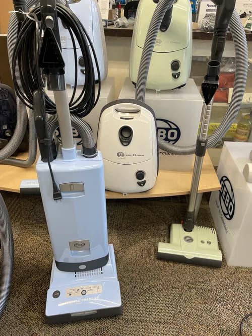 Two Men & A Vacuum - Photo 4