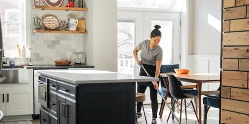 Well-Paid Maids - Photo 1