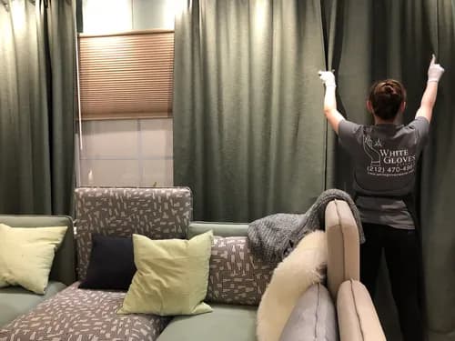 White Glove Cleaner - Photo 1