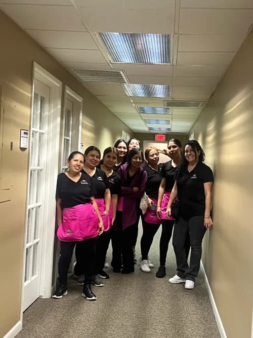 White Glove Maid Service - Photo 1